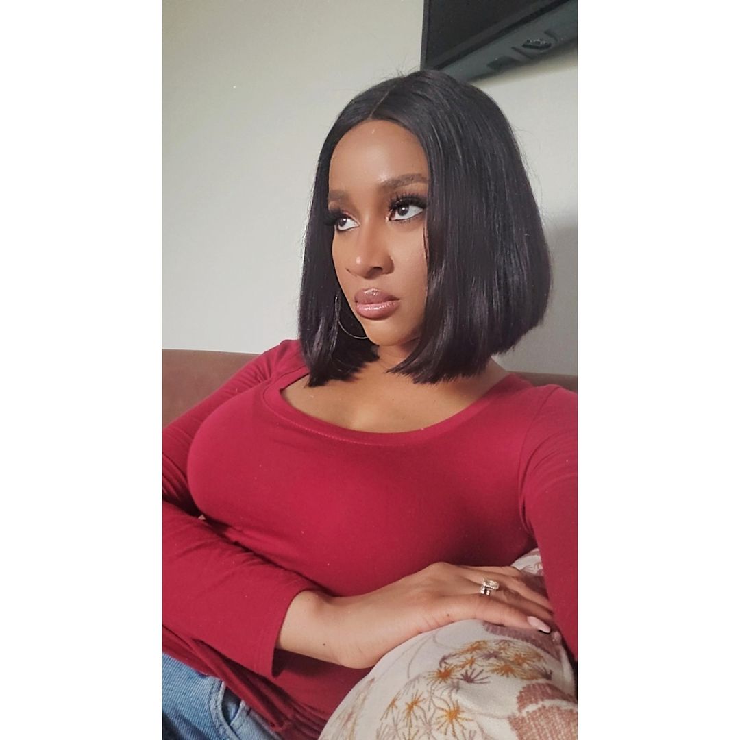Between Adesua Etomi and a lady who berated her for being angry that ...