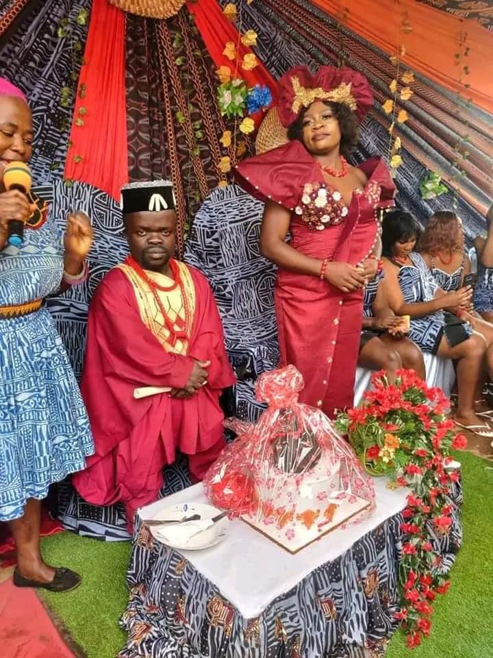  Cameroonian teacher marries 