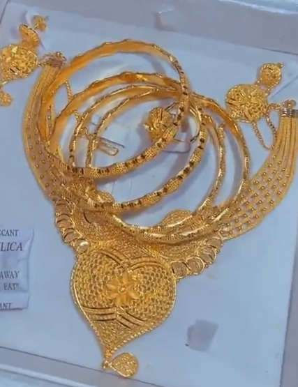 Regina Daniels Shows Off New N10 Million Gold Jewelry Video Yabaleftonline 