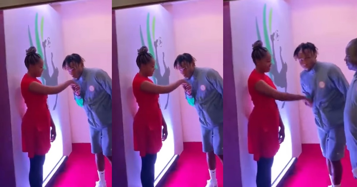 “He made her day” – Beautiful moment Nigerian footballer, Samuel Chukwueze acknowledged a female usher at an event (VIDEO)